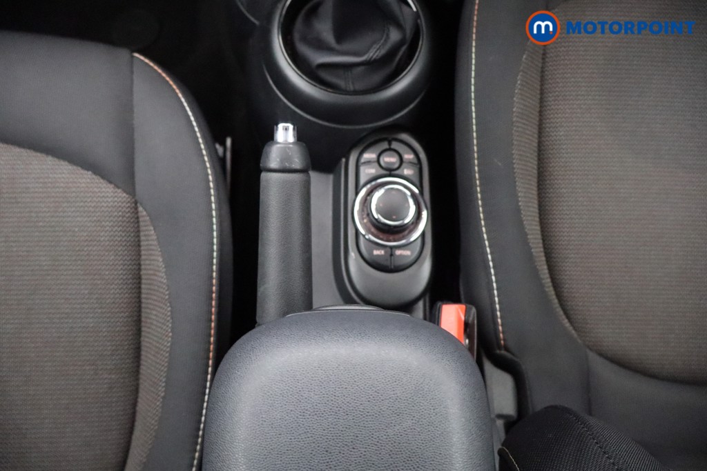 Mini Hatchback Cooper Classic Manual Petrol Hatchback - Stock Number (1597466) - 5th supplementary image