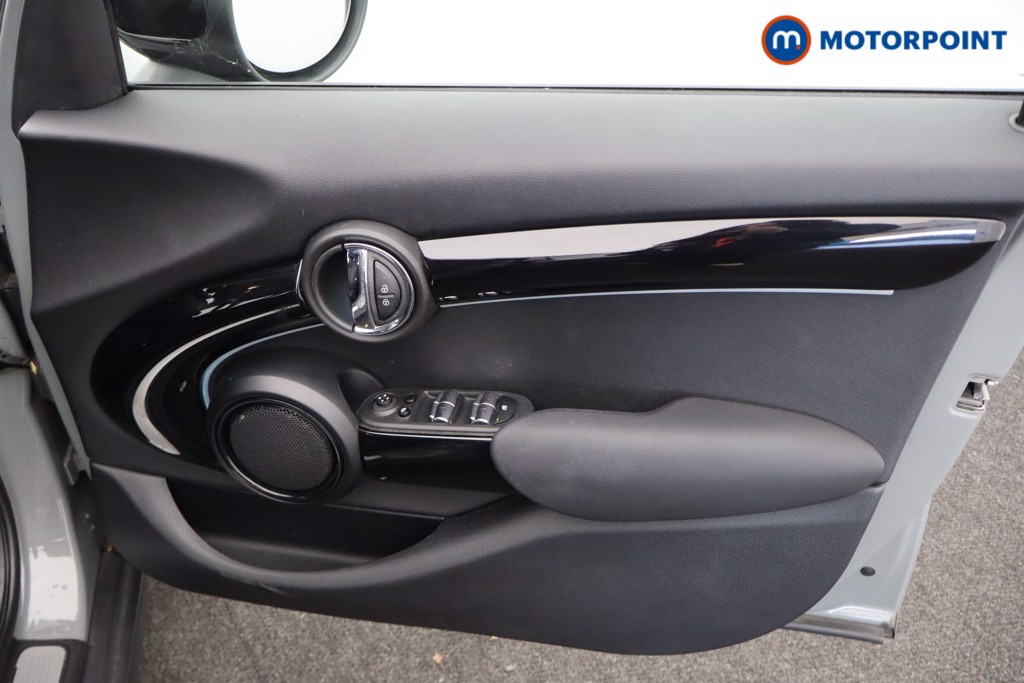 Mini Hatchback Cooper Classic Manual Petrol Hatchback - Stock Number (1597466) - 19th supplementary image