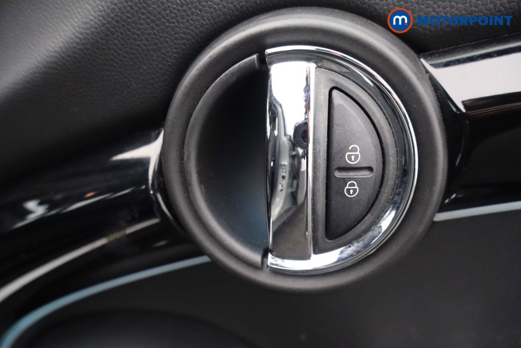 Mini Hatchback Cooper Classic Manual Petrol Hatchback - Stock Number (1597466) - 21st supplementary image