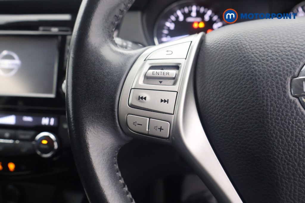 Nissan Qashqai N-Connecta Manual Petrol SUV - Stock Number (1598223) - 2nd supplementary image