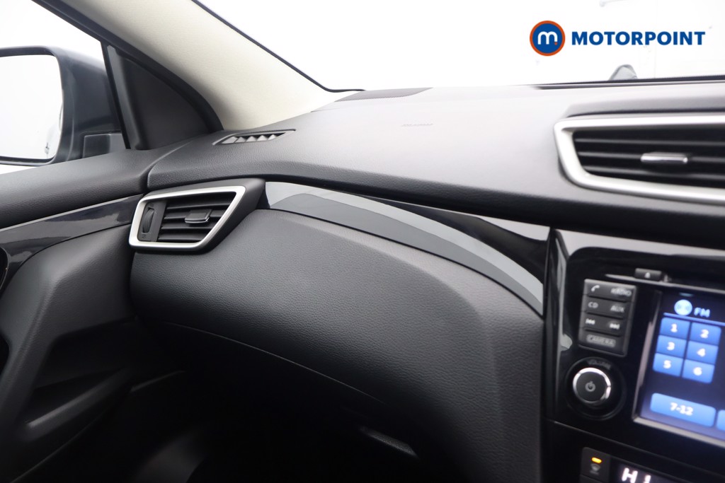 Nissan Qashqai N-Connecta Manual Petrol SUV - Stock Number (1598223) - 7th supplementary image