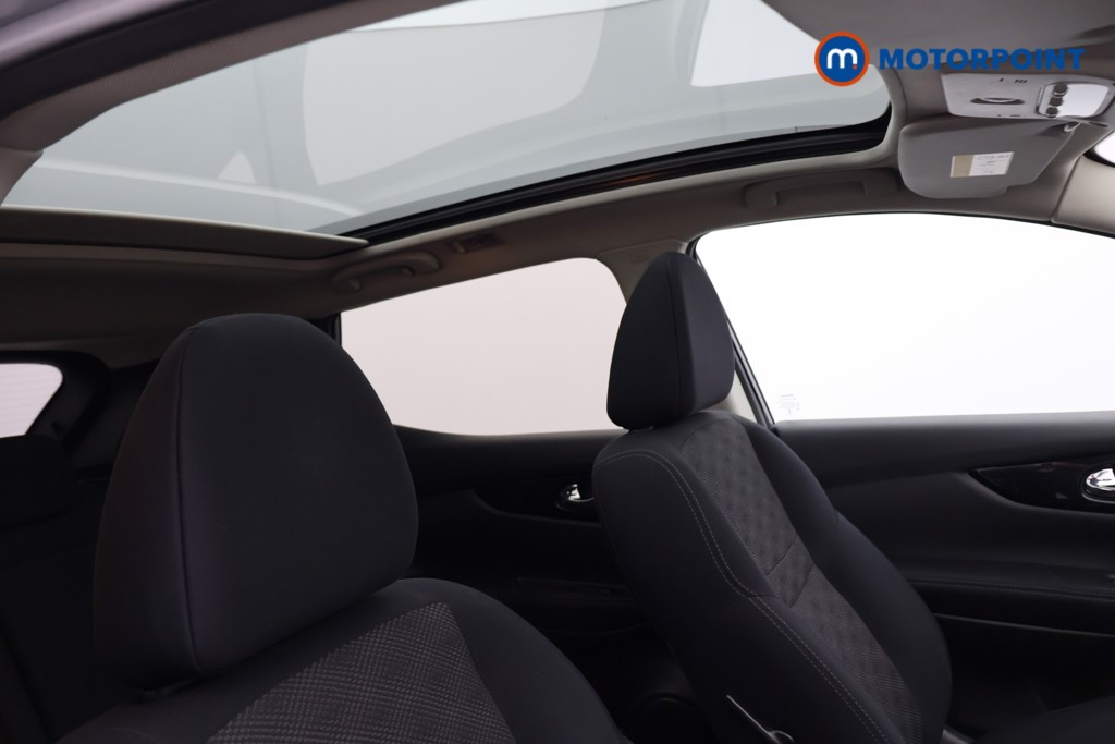 Nissan Qashqai N-Connecta Manual Petrol SUV - Stock Number (1598223) - 12th supplementary image