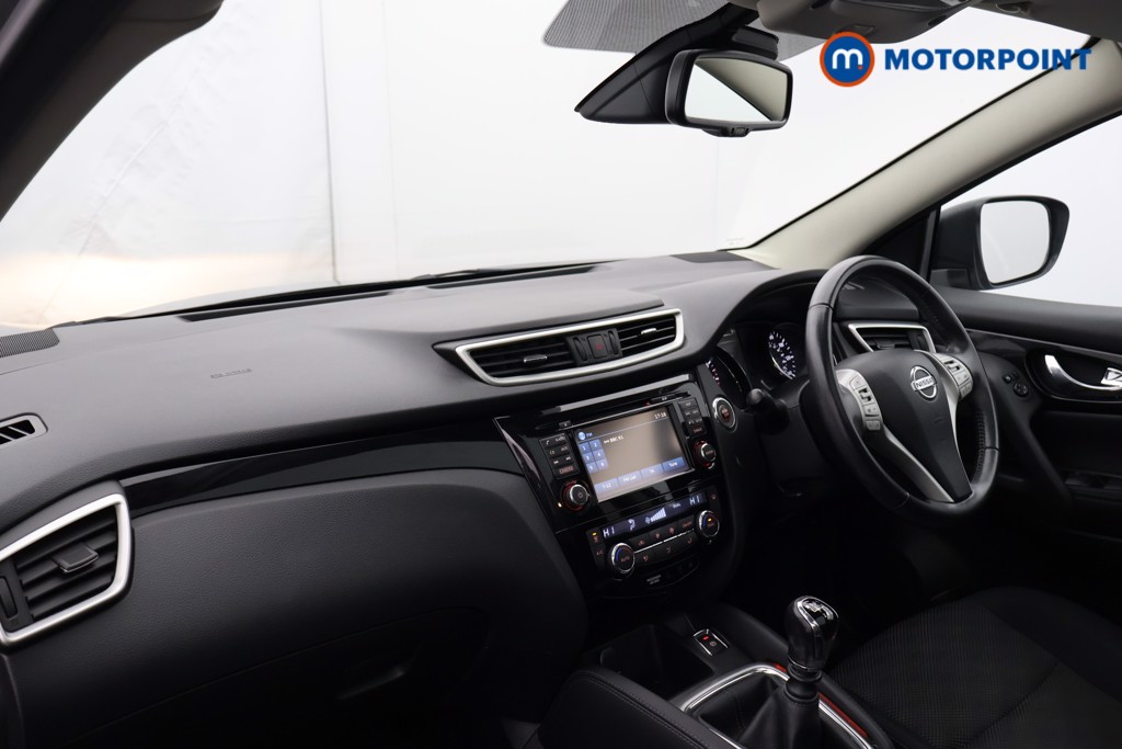 Nissan Qashqai N-Connecta Manual Petrol SUV - Stock Number (1598223) - 16th supplementary image