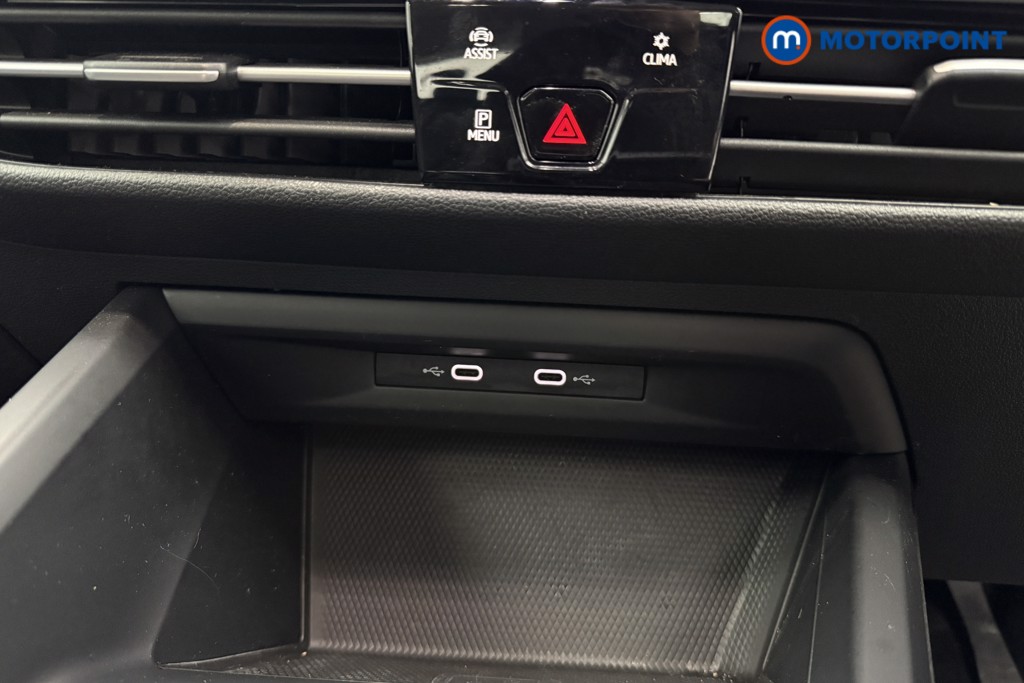 Volkswagen Golf Life Manual Diesel Hatchback - Stock Number (1598909) - 15th supplementary image