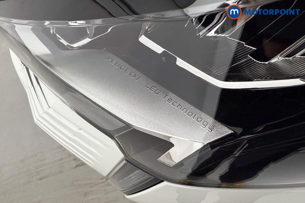 Peugeot 3008 Allure Premium-Plus Automatic Petrol SUV - Stock Number (1599296) - 33rd supplementary image