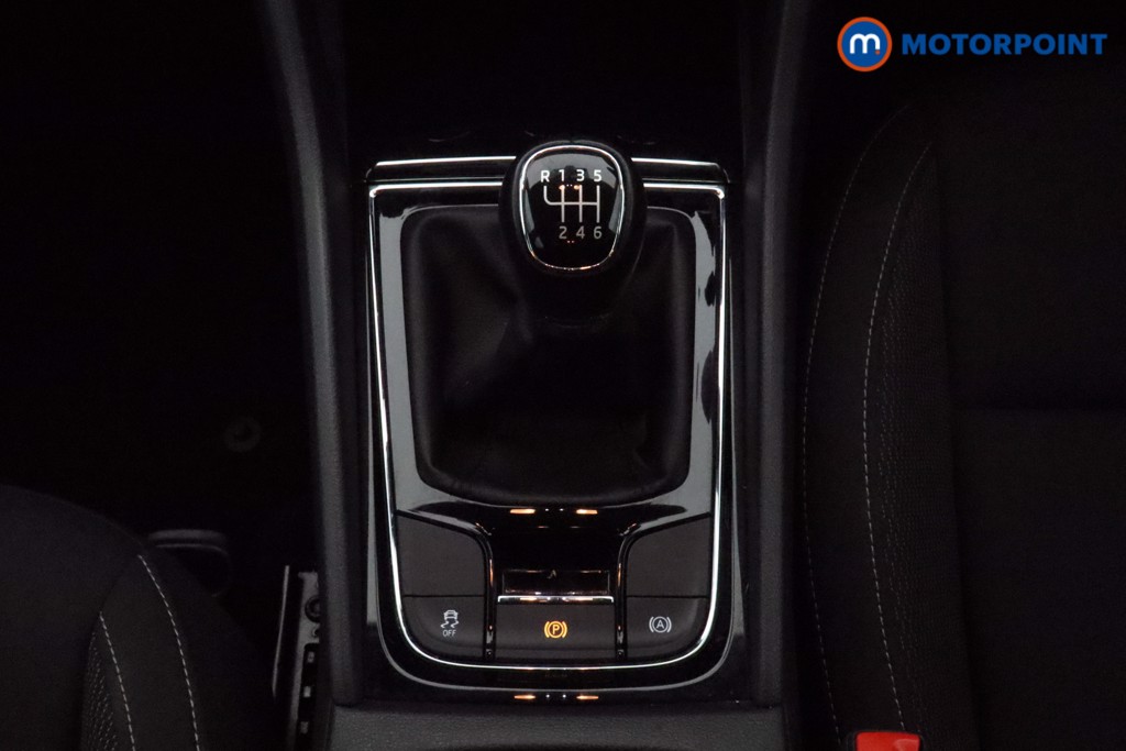 Skoda Karoq Se Drive Manual Petrol SUV - Stock Number (1599342) - 4th supplementary image