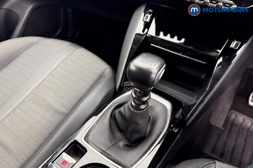 Peugeot 2008 Allure Premium-Plus Manual Petrol SUV - Stock Number (1599558) - 12th supplementary image