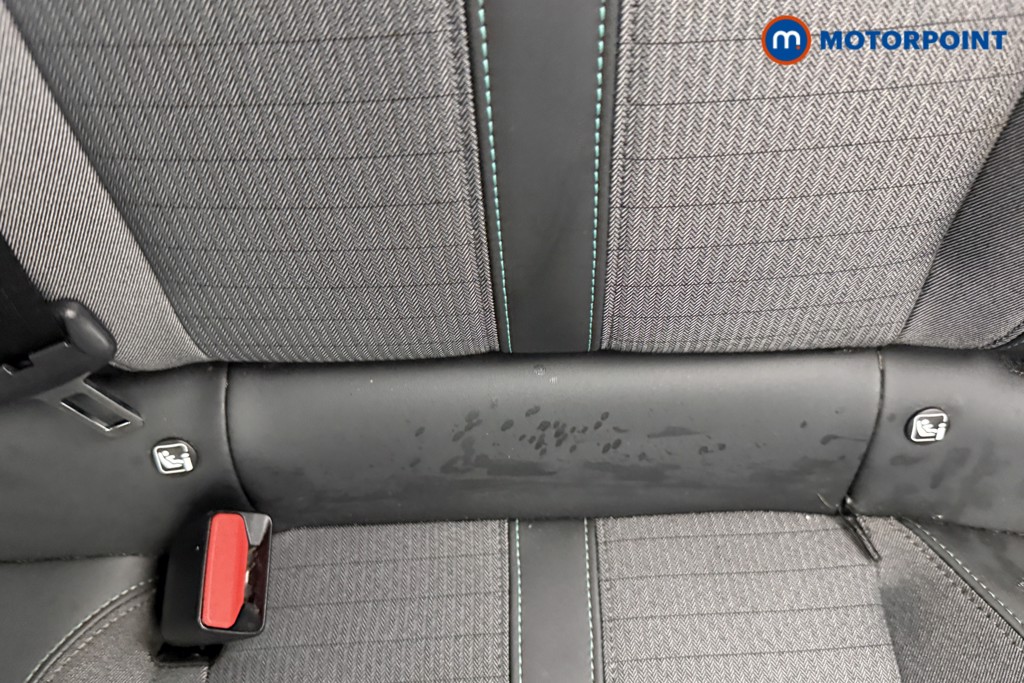 Peugeot 2008 Allure Premium-Plus Manual Petrol SUV - Stock Number (1599558) - 23rd supplementary image