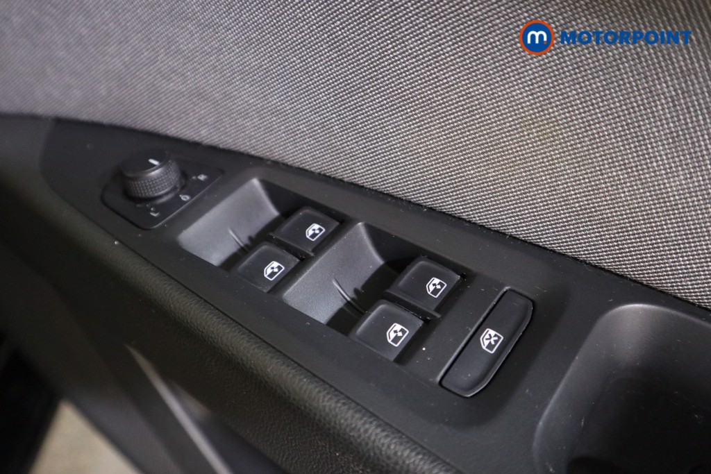 Seat Leon Se Dynamic Manual Petrol Hatchback - Stock Number (1600240) - 11th supplementary image