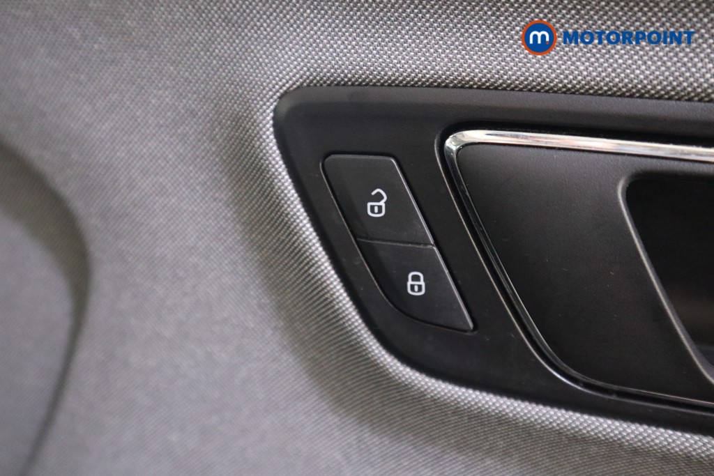 Seat Leon Se Dynamic Manual Petrol Hatchback - Stock Number (1600240) - 12th supplementary image