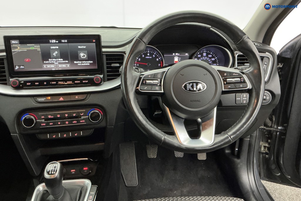 KIA Xceed 3 Manual Petrol Hatchback - Stock Number (1601181) - 1st supplementary image