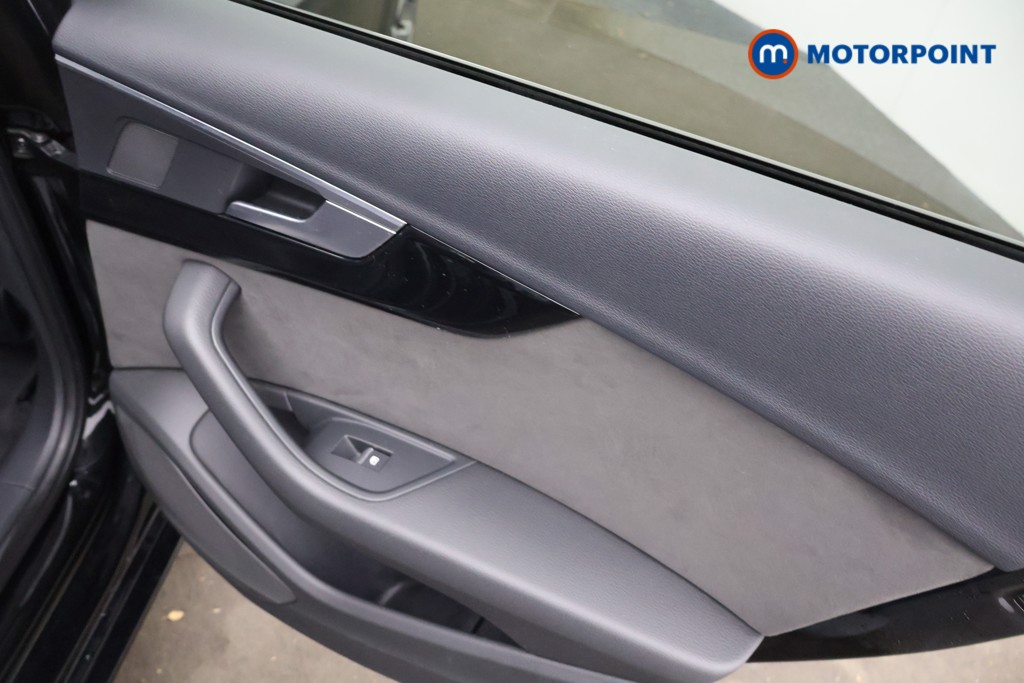 Audi A4 Black Edition Manual Petrol Saloon - Stock Number (1601347) - 17th supplementary image