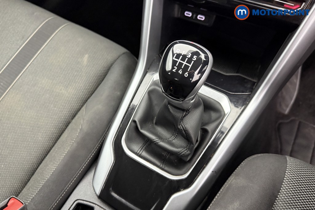 Volkswagen T-Roc Life Manual Petrol SUV - Stock Number (1601375) - 13th supplementary image