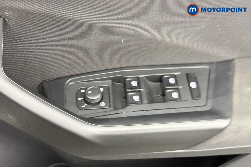 Volkswagen T-Roc Life Manual Petrol SUV - Stock Number (1601375) - 17th supplementary image