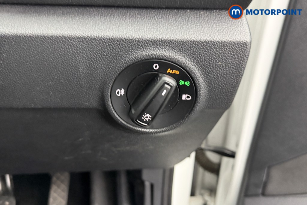 Volkswagen T-Roc Life Manual Petrol SUV - Stock Number (1601377) - 16th supplementary image