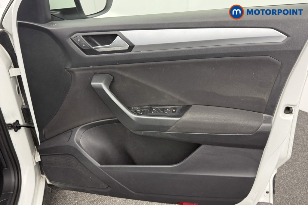 Volkswagen T-Roc Life Manual Petrol SUV - Stock Number (1601377) - 18th supplementary image
