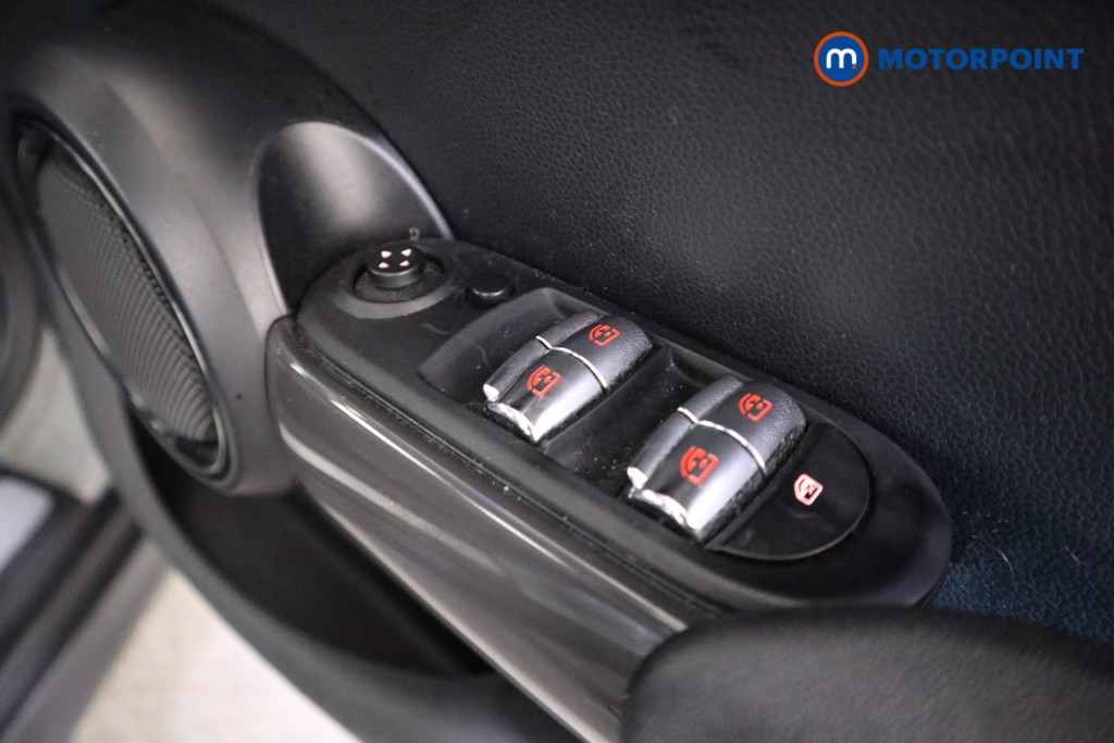 Mini Hatchback One Classic Manual Petrol Hatchback - Stock Number (1601706) - 11th supplementary image