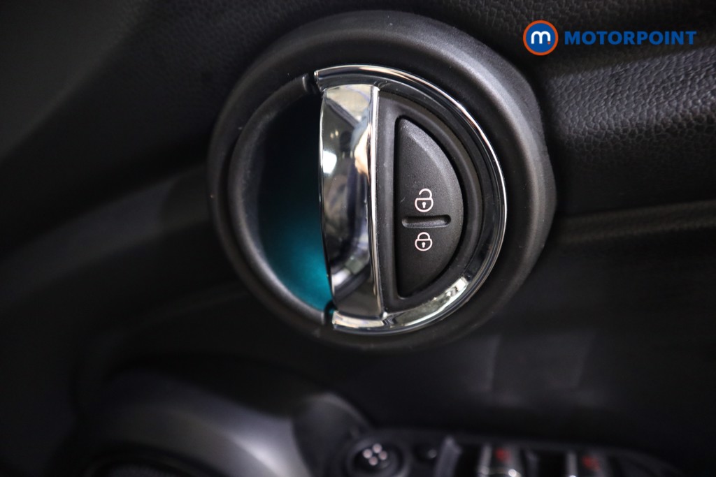 Mini Hatchback One Classic Manual Petrol Hatchback - Stock Number (1601706) - 12th supplementary image