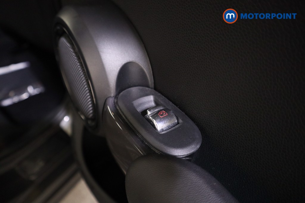 Mini Hatchback One Classic Manual Petrol Hatchback - Stock Number (1601706) - 17th supplementary image