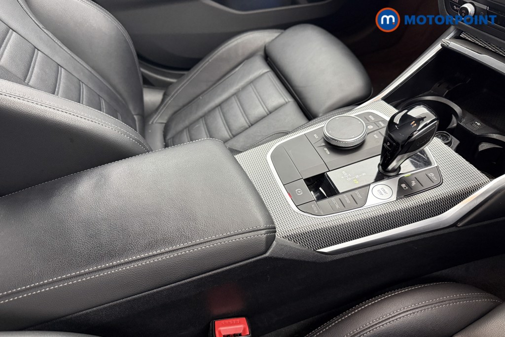 BMW 3 Series M Sport Automatic Petrol Plug-In Hybrid Estate - Stock Number (1602316) - 16th supplementary image