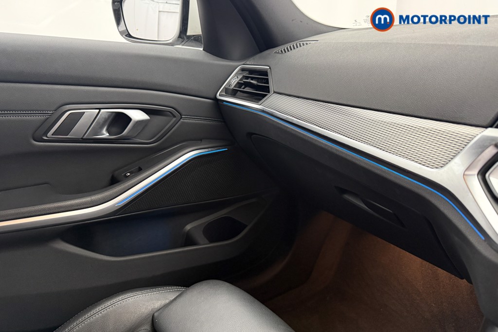 BMW 3 Series M Sport Automatic Petrol Plug-In Hybrid Estate - Stock Number (1602316) - 18th supplementary image