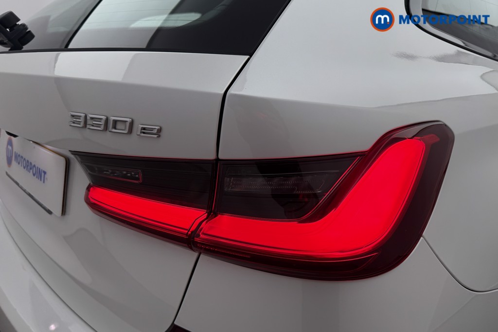 BMW 3 Series M Sport Automatic Petrol Plug-In Hybrid Estate - Stock Number (1602316) - 31st supplementary image