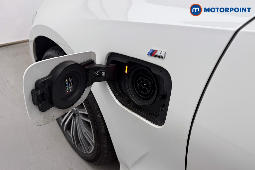 BMW 3 Series M Sport Automatic Petrol Plug-In Hybrid Estate - Stock Number (1602316) - 37th supplementary image