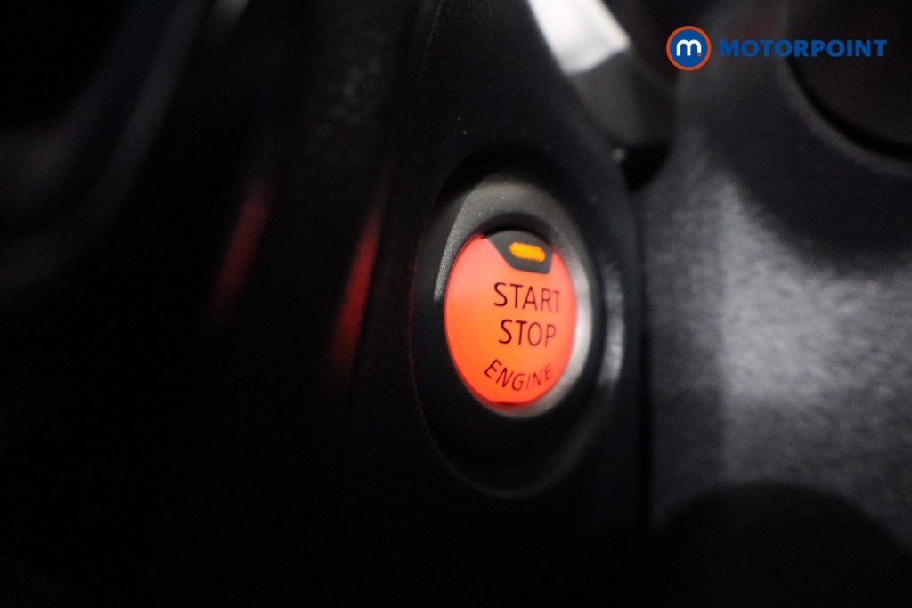 Nissan Juke Tekna Pulse Manual Diesel SUV - Stock Number (1602432) - 16th supplementary image