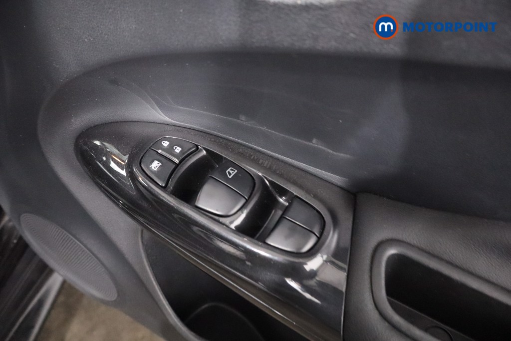 Nissan Juke Tekna Pulse Manual Diesel SUV - Stock Number (1602432) - 23rd supplementary image