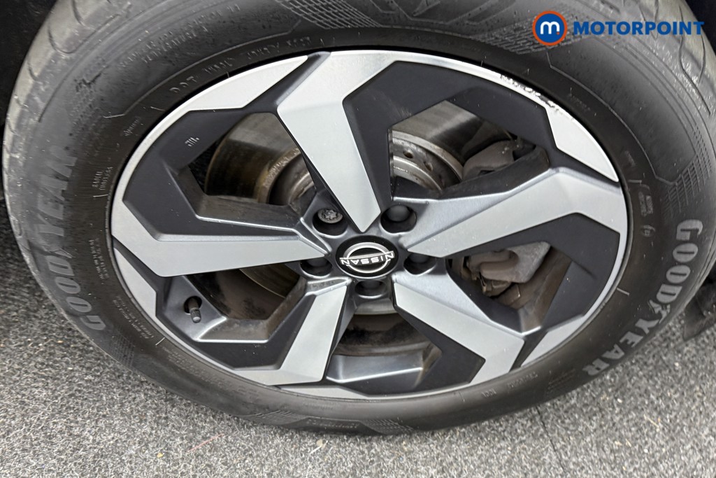 Nissan Qashqai N-Connecta Automatic Petrol-Electric Hybrid SUV - Stock Number (1602841) - 32nd supplementary image