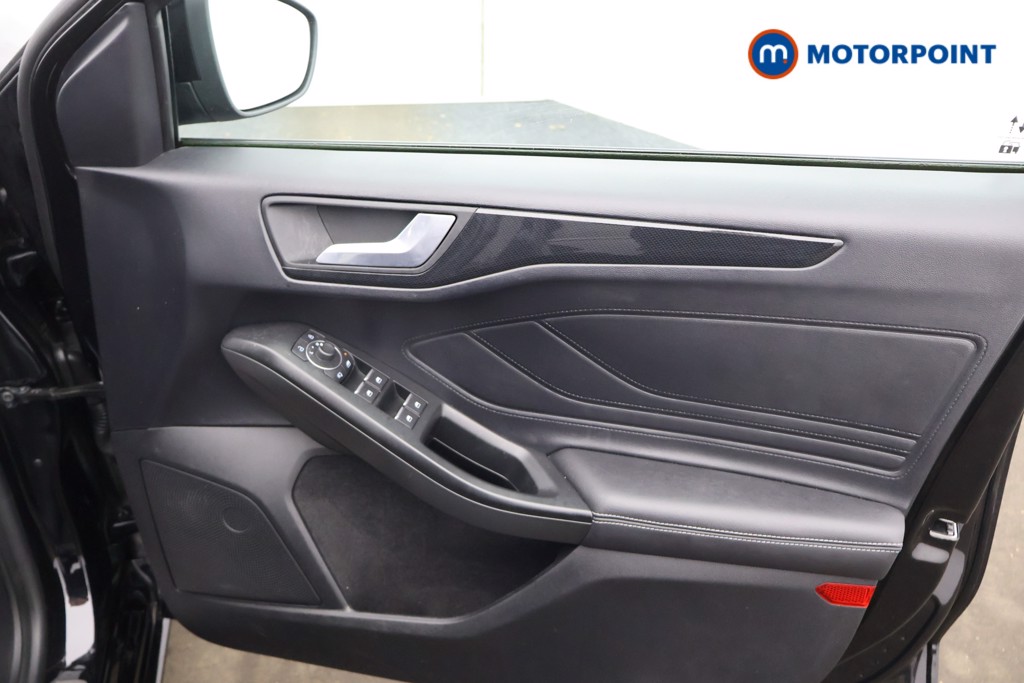 Ford Focus St-Line Vignale Manual Petrol Hatchback - Stock Number (1602965) - 12th supplementary image