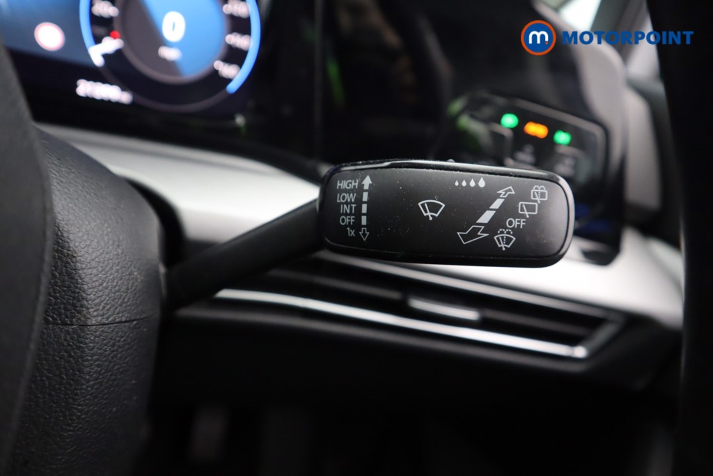 Volkswagen Golf Life Automatic Petrol Hatchback - Stock Number (1603809) - 7th supplementary image