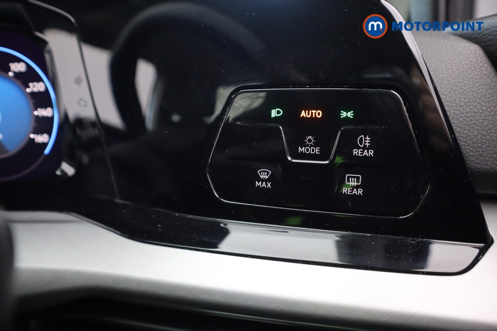 Volkswagen Golf Life Automatic Petrol Hatchback - Stock Number (1603809) - 8th supplementary image