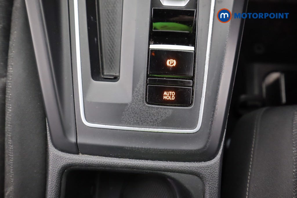 Volkswagen Golf Life Automatic Petrol Hatchback - Stock Number (1603809) - 16th supplementary image