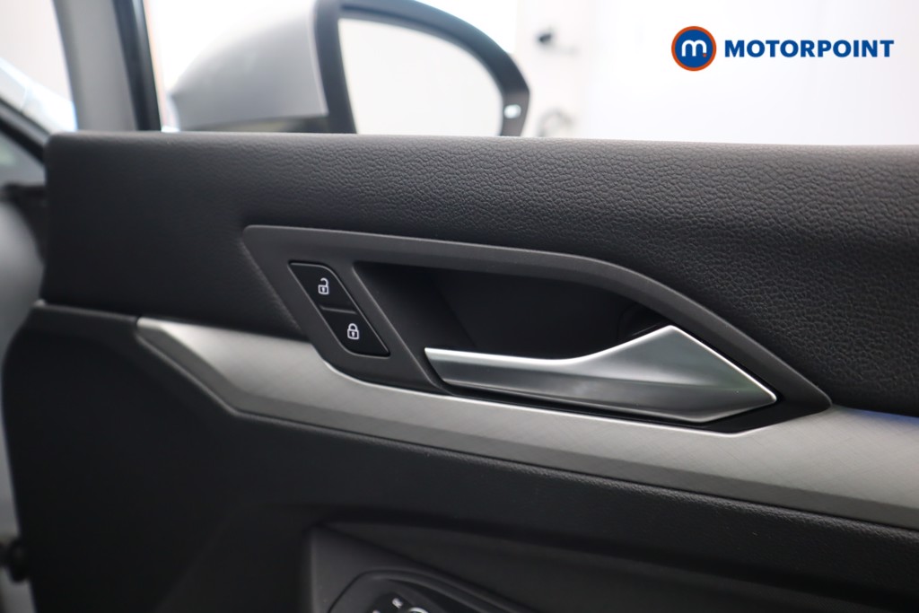 Volkswagen Golf Life Automatic Petrol Hatchback - Stock Number (1603809) - 21st supplementary image