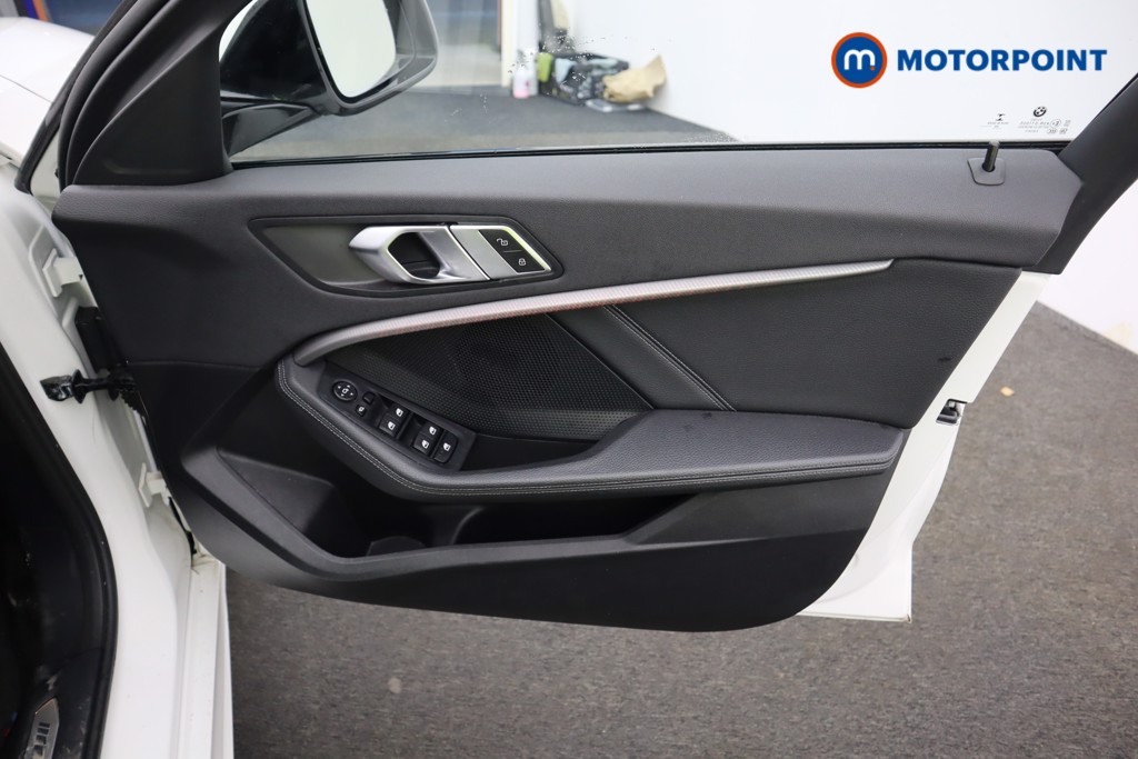 BMW 1 Series M Sport Automatic Diesel Hatchback - Stock Number (1603930) - 16th supplementary image