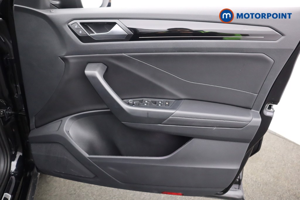 Volkswagen T-Roc Black Edition Automatic Petrol SUV - Stock Number (1603968) - 23rd supplementary image