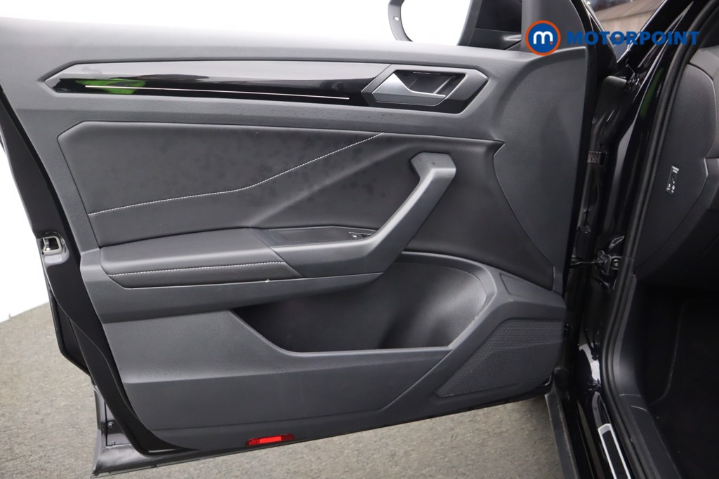 Volkswagen T-Roc Black Edition Automatic Petrol SUV - Stock Number (1603968) - 36th supplementary image