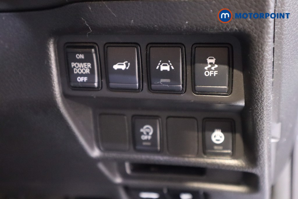 Nissan X-Trail Tekna Manual Diesel SUV - Stock Number (1604593) - 12th supplementary image