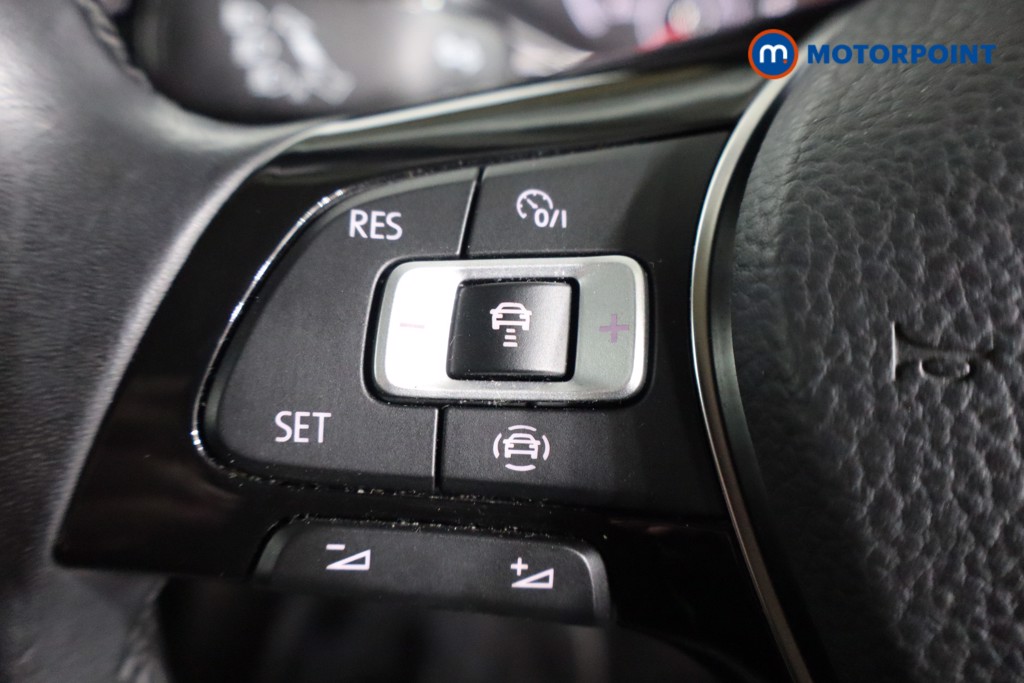 Volkswagen T-Roc Design Manual Petrol SUV - Stock Number (1604891) - 2nd supplementary image