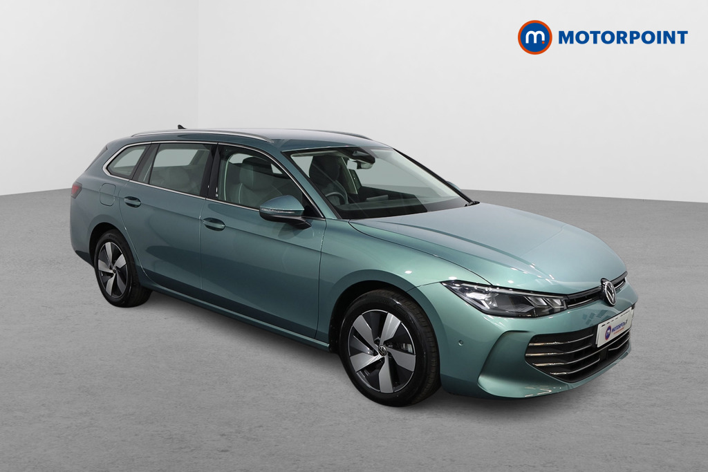 Volkswagen Passat Life Automatic Petrol Plug-In Hybrid Estate - Stock Number (1578101) - Drivers side front corner