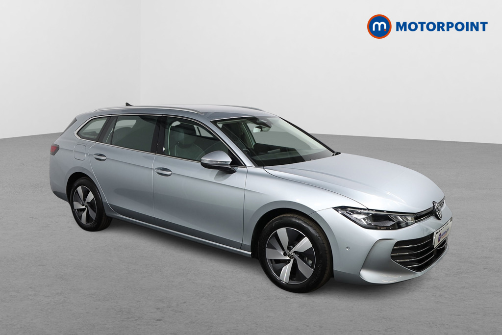 Volkswagen Passat Life Automatic Petrol Plug-In Hybrid Estate - Stock Number (1578108) - Drivers side front corner