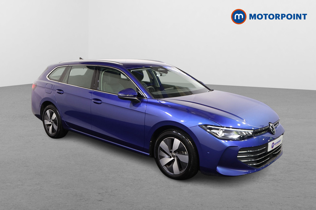 Volkswagen Passat Life Automatic Petrol Plug-In Hybrid Estate - Stock Number (1578144) - Drivers side front corner