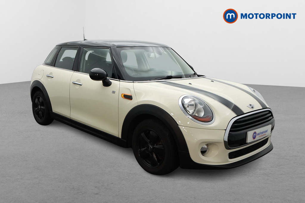 Mini Hatchback Cooper Manual Petrol Hatchback - Stock Number (1579624) - Drivers side front corner