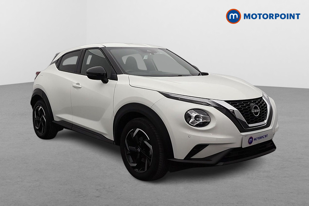 Nissan Juke N-Connecta Automatic Petrol SUV - Stock Number (1581320) - Drivers side front corner