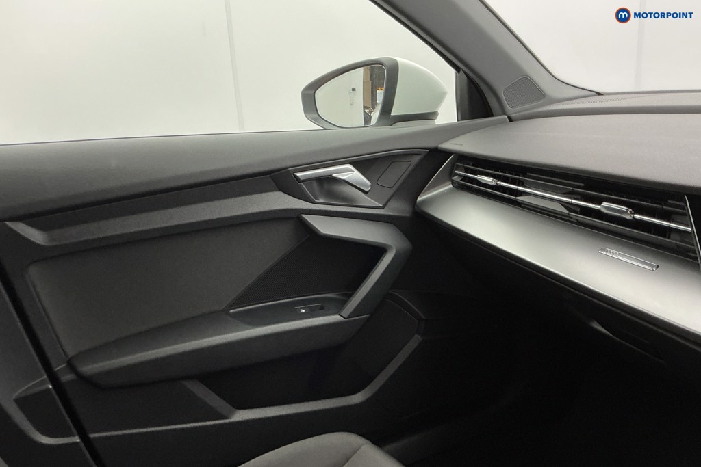 Audi A3 Technik Manual Petrol Hatchback - Stock Number (1581786) - 19th supplementary image