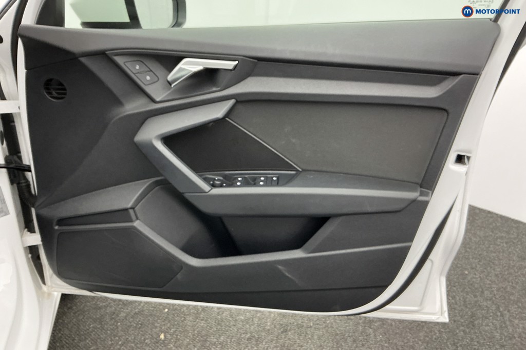 Audi A3 Technik Manual Petrol Hatchback - Stock Number (1581786) - 23rd supplementary image