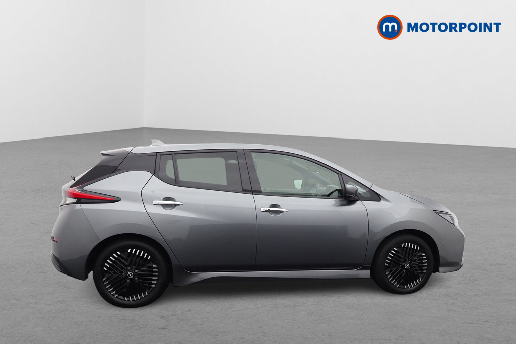 Nissan Leaf N-Connecta Automatic Electric Hatchback - Stock Number (1581937) - Drivers side front corner