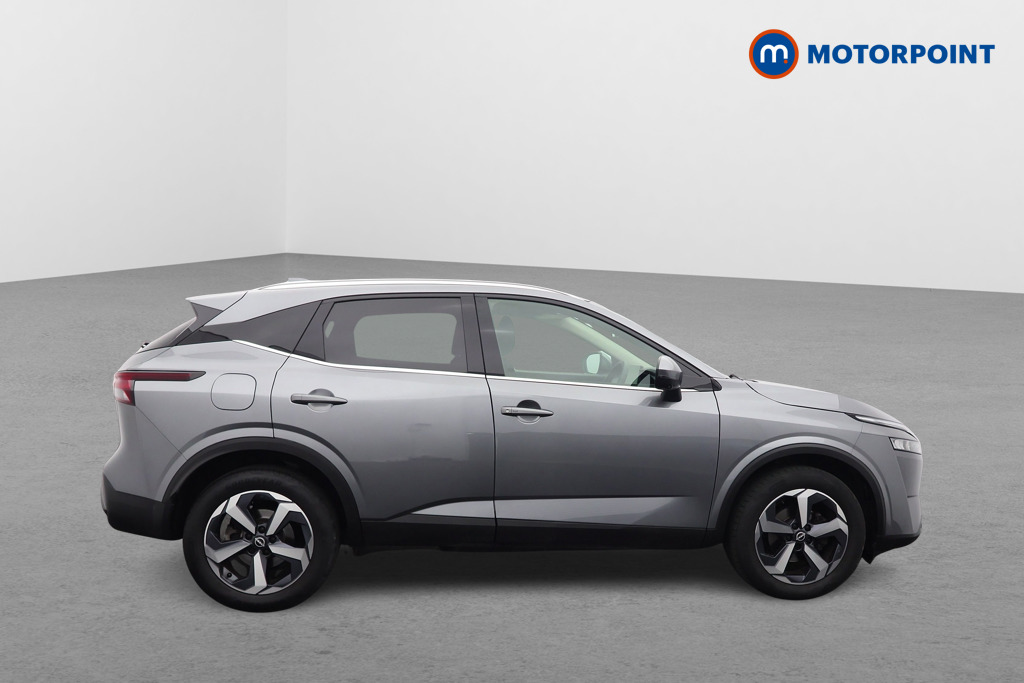 Nissan Qashqai N-Connecta Automatic Petrol SUV - Stock Number (1588907) - Drivers side front corner