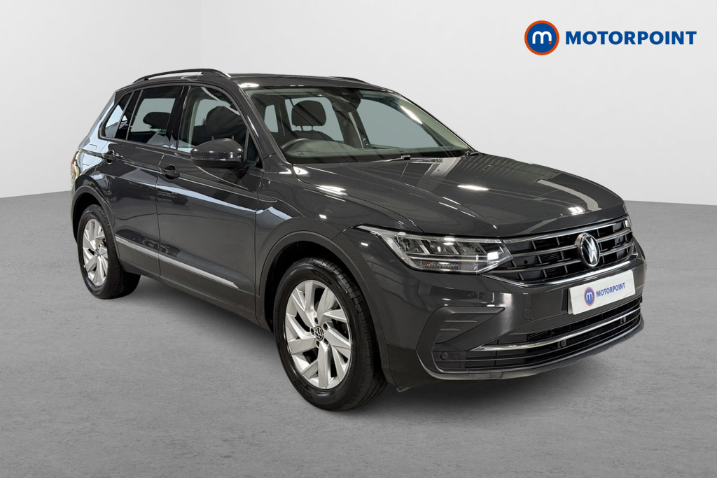 Volkswagen Tiguan Life Automatic Petrol SUV - Stock Number (1589971) - Drivers side front corner